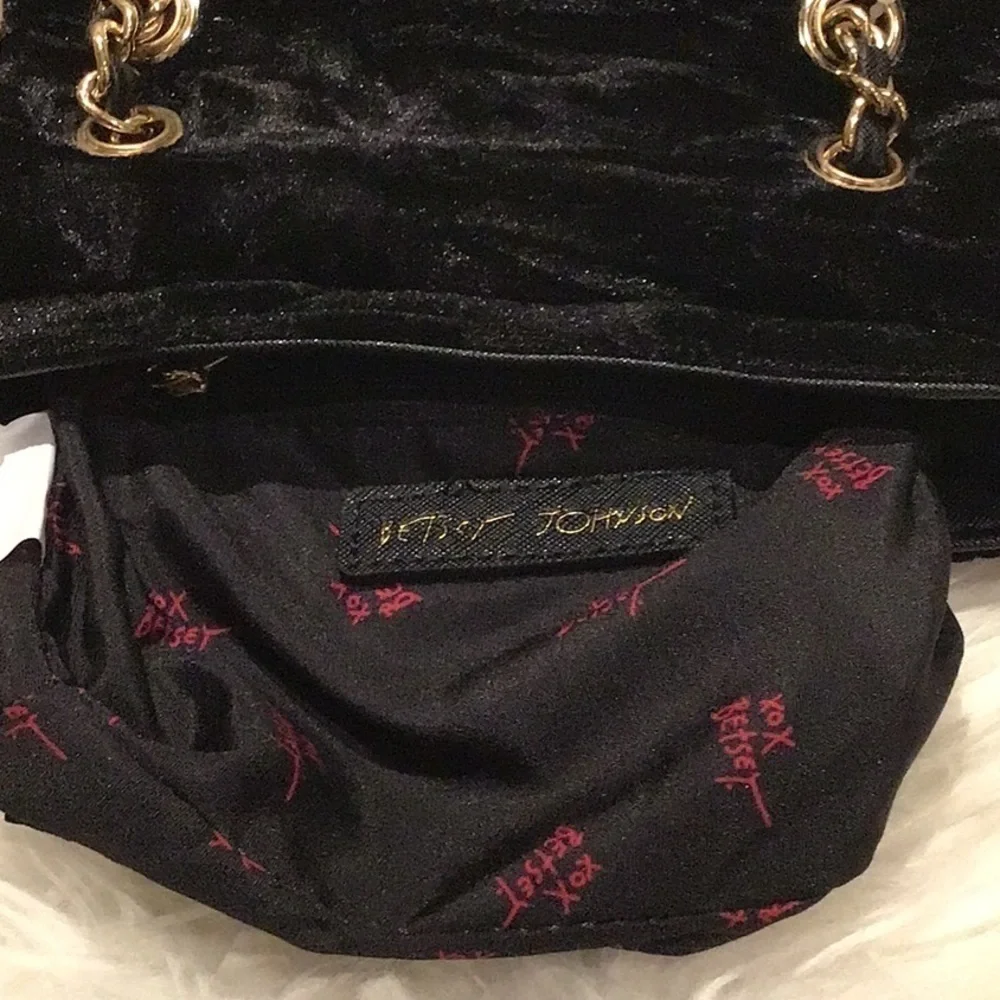 Betsey Johnson Black Velour Chain  CROSSBODY HANDBAG And Airpod ZIP POUCH NWT